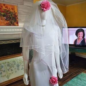 1930s style wedding dress with veil